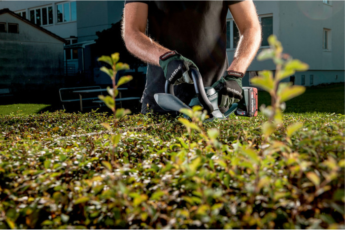 Аккумуляторный кусторез Metabo AHS 18-65 В (600467850)