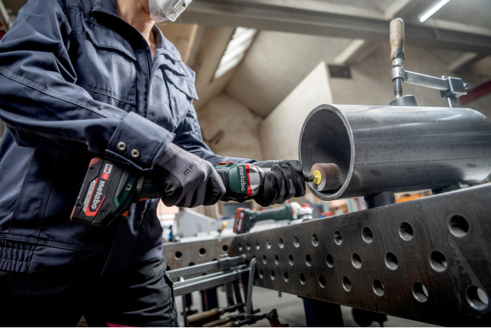 Аккумуляторная прямошлифовальная машина Metabo GВB 18 LTX BL 11-7 HT (600829850)