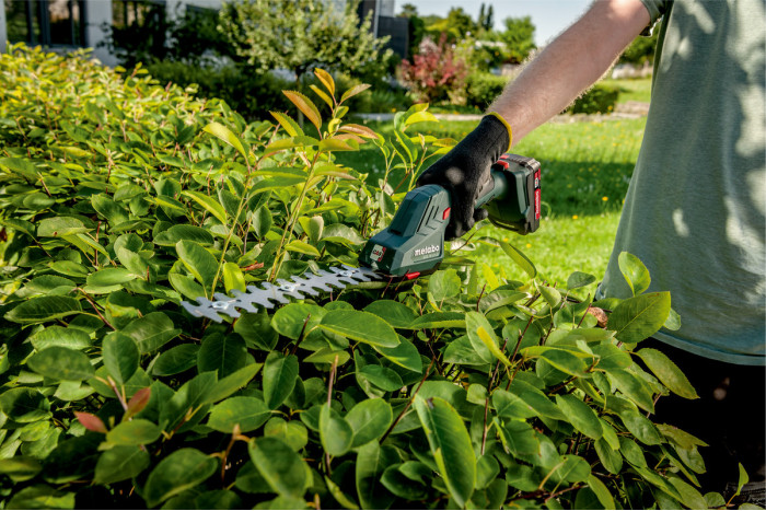 Аккумуляторные кустовые и газонные ножницы Metabo SGS 18 LTX Q (601609840)