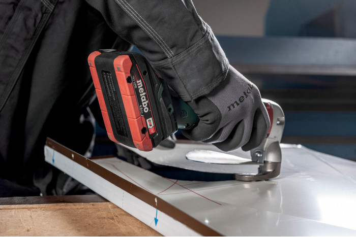 Акумуляторні ножиці для листового металу Metabo SCВ 18 LTX BL 1.6 (601615850)
