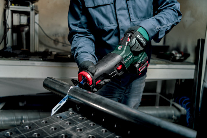 Акумуляторна шабельна пила Metabo SSEP 18 LT (601616840)
