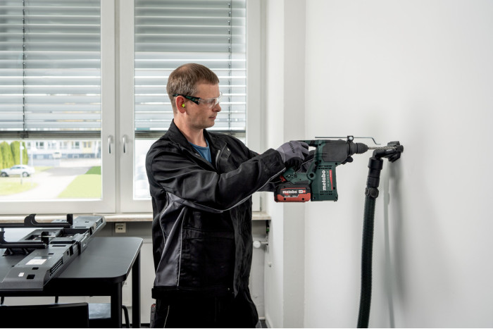 Аккумуляторный комбинированный перфоратор Metabo KH 18 LTX BL 24 (601713840)
