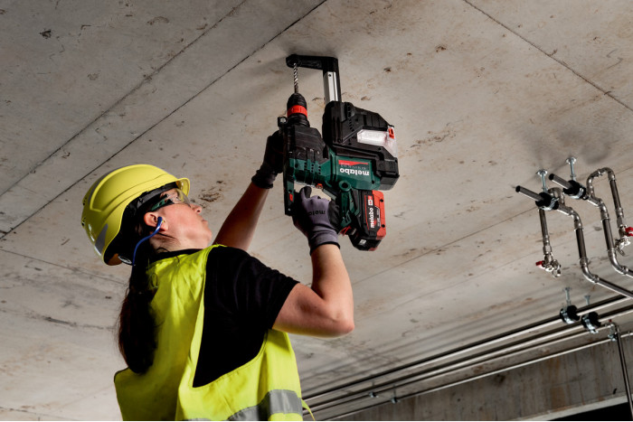 Аккумуляторный комбинированный перфоратор Metabo KH 18 LTX BL 28 Q Set ISA (601715900)