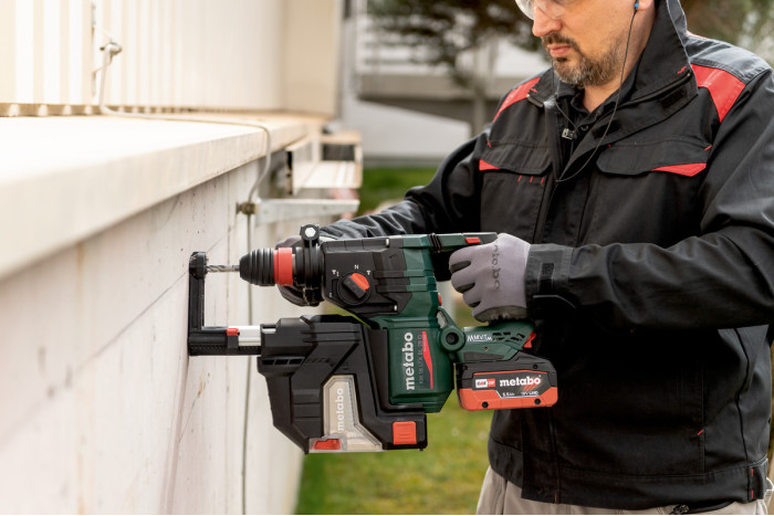 Аккумуляторный комбинированный перфоратор Metabo KH 18 LTX BL 28 Q Set ISA (601715900)