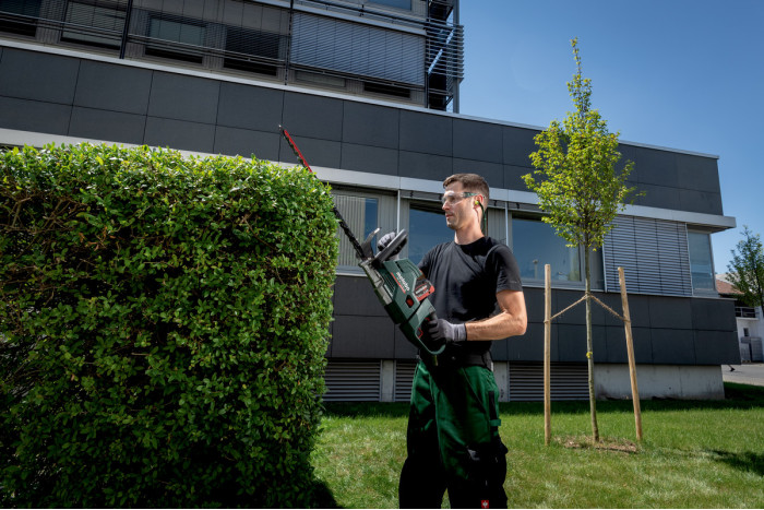 Аккумуляторный кусторез Metabo HS 18 LTX BL 75 (601724850)