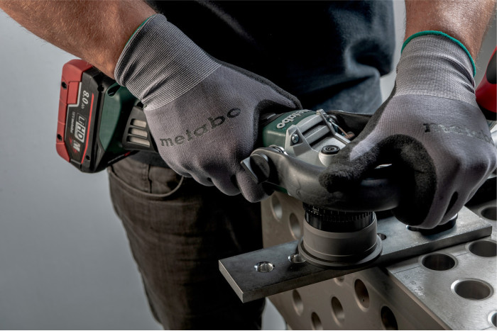 Аккумуляторный фрезер для обработки металлических кромок Metabo KFM 18 LTX 3 RF (601754840)