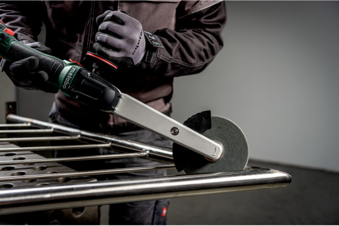 Аккумуляторная машина для шлифования угловых сварных швов Metabo KNSВB 18 LTX BL 150 (601765840)