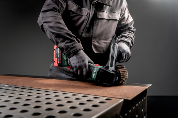 Акумуляторна щіткова шліфувальна машина Metabo SВB 18 LTX BL 200 (601766840)