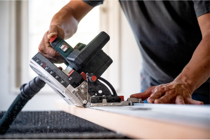 Аккумуляторная погружная циркулярная пилка Metabo KT 18 LTX 66 BL (601866840)