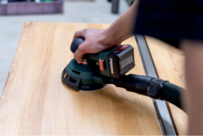 Аккумуляторная эксцентриковая шлифмашина Metabo PowerMaxx SXA 12-125 BL (602035840)