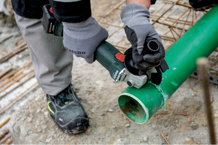 Акумуляторна кутова шліфувальна машина (болгарка) Metabo W 18 L 9-125 (602247510)