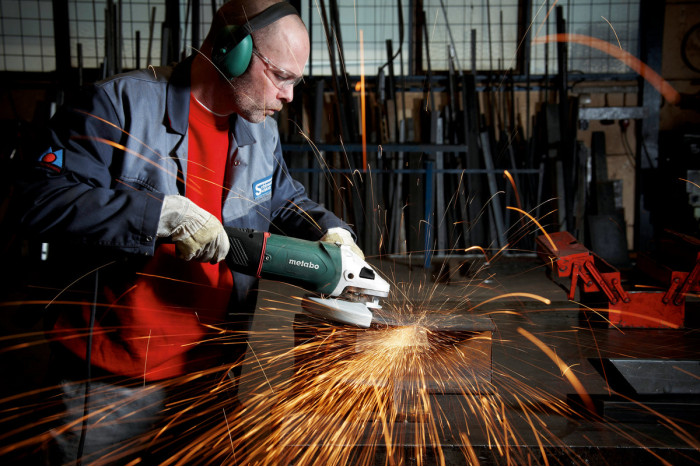 Кутова шліфувальна машина (болгарка) Metabo WE 24-230 MВT Quick (606470000)