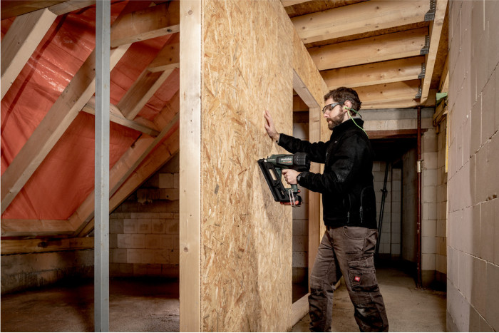 Аккумуляторный гвоздозабиватель Metabo NFR 18 LTX 90 BL (612090800)