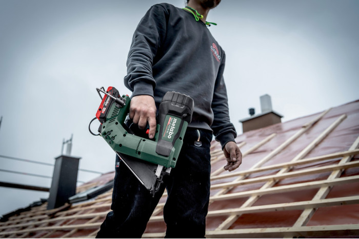 Аккумуляторный гвоздозабиватель Metabo NFR 18 LTX 90 BL (612090800)