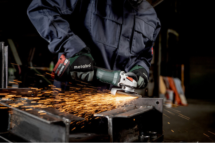 Акумуляторна кутова шліфувальна машина (болгарка) Metabo WВB 18 LT BL 11-115 Quick (613056840)