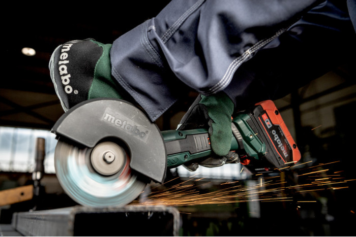 Аккумуляторная угловая шлифмашина (болгарка) Metabo WPB 18 LT BL 11-125 Quick (613059660)