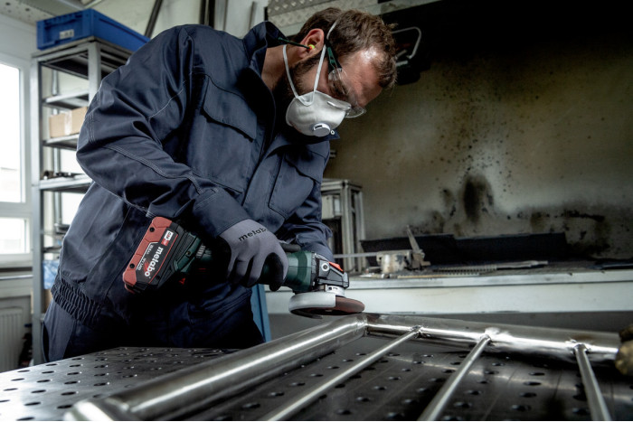 Аккумуляторная угловая шлифмашина (болгарка) Metabo WВB 18 LT BL 11-125 Quick Inox (613091850)