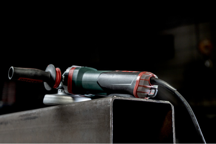 Угловая шлифмашина (болгарка) Metabo WEPBA 19-125 Q DS M-Brush (613114000)