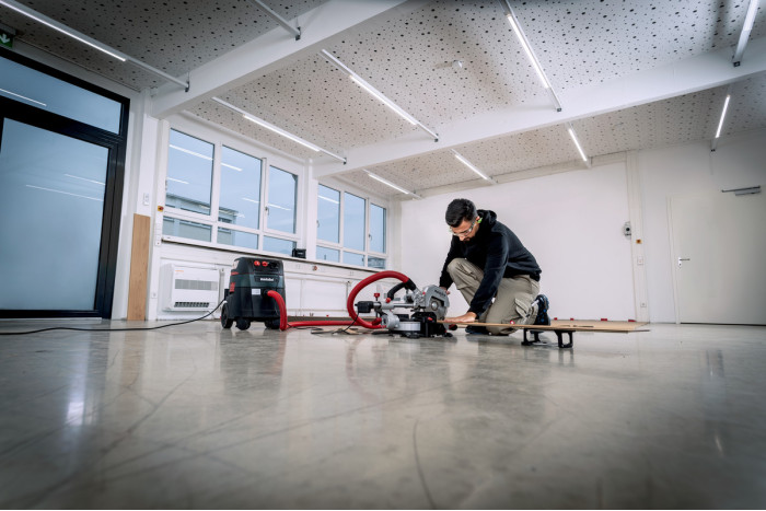 Торцовочная пила Metabo KGS 216 M Set (613216900)