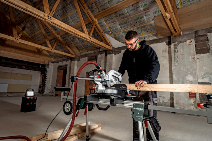 Торцовочная пила Metabo KGS 254 M Set (613254900)