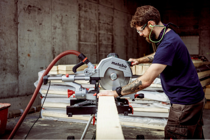 Торцовочная пила Metabo KGS 305 M Set (613305900)