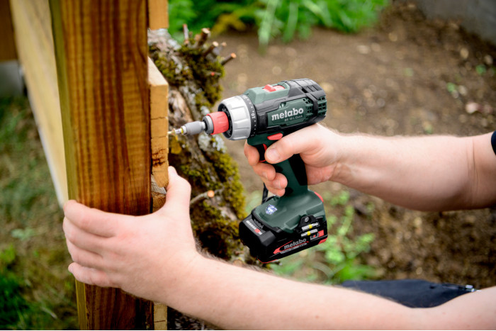 Аккумуляторная дрель-шуруповерт Metabo BS 18 L Quick (614052500)