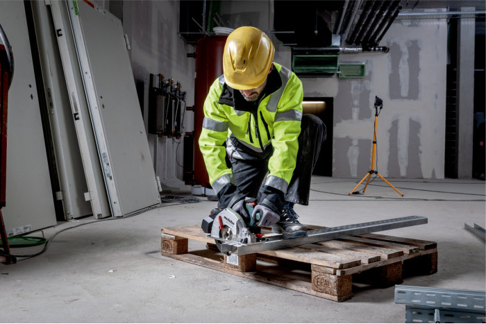 Акумуляторна циркулярна пилка по металу Metabo MKS 18 LTX 58 (600771700)