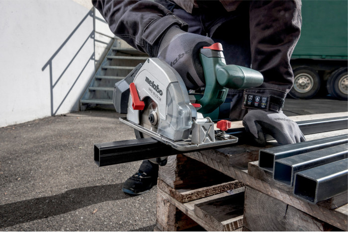 Акумуляторна циркулярна пилка по металу Metabo MKS 18 LTX 58 (600771700)
