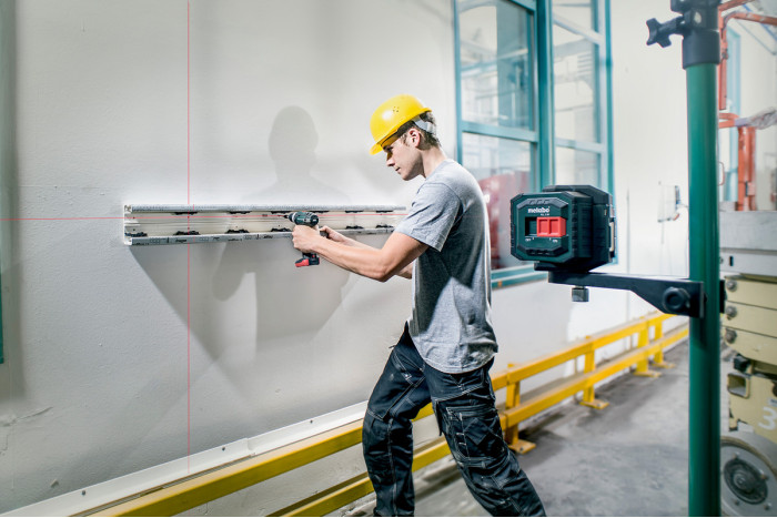 Линейный лазерный нивелир Metabo KLL 2-20 (606166000)