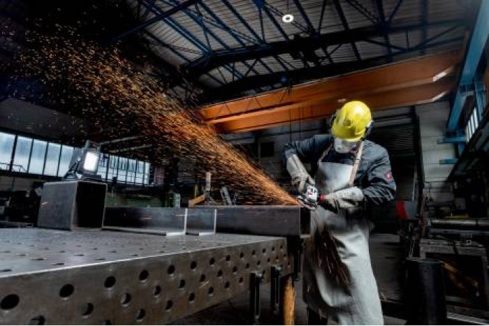 Акумуляторний прожектор Metabo BSA 18 LED 4000 + штатив (691210000)