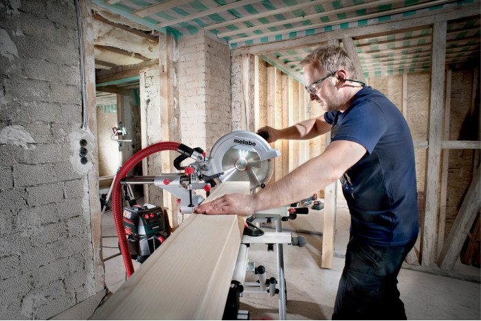 Торцовочная пила Metabo KGS 254 M Set (690967000)